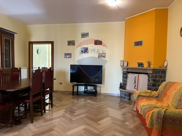 Casa Indipendente Montaquila, IS Vendita