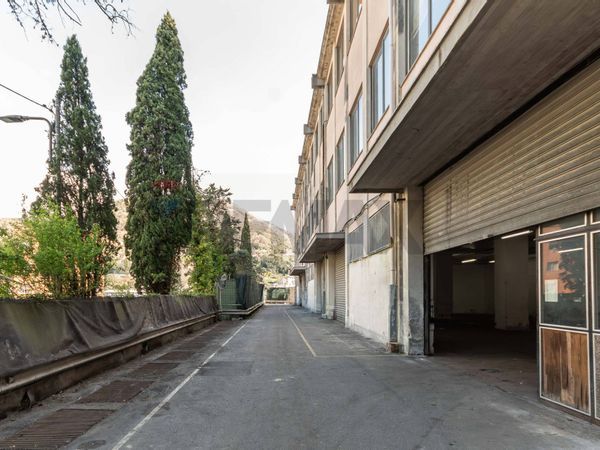 Locale Commerciale Molassana, Genova, GE Vendita