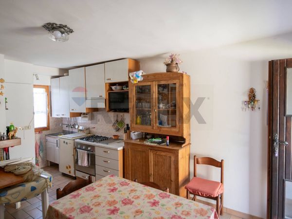Appartamento Arcevia, AN Vendita