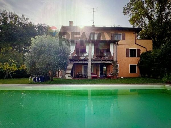 Villa singola Desenzano del Garda, BS Vendita