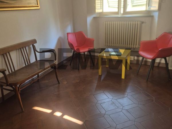 Ufficio Centro storico, Lucca, LU Affitto