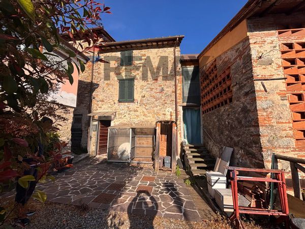 Casa Semindipendente Aquilea, Lucca, LU Vendita