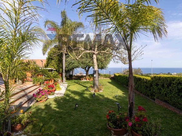 Appartamento Aci Castello, CT Vendita