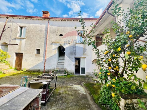 Casa Indipendente Baia e Latina, CE Vendita