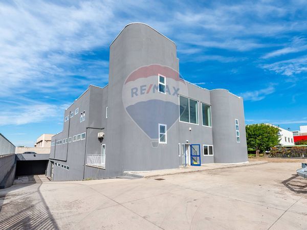 Show room Picone, Bari, BA Affitto