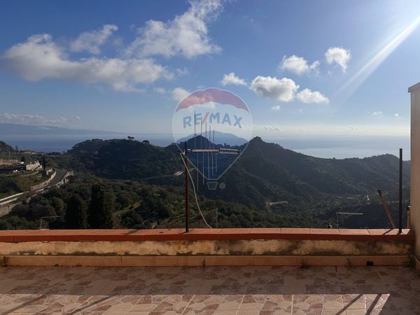 Casa Indipendente Casalvecchio Siculo, ME Vendita