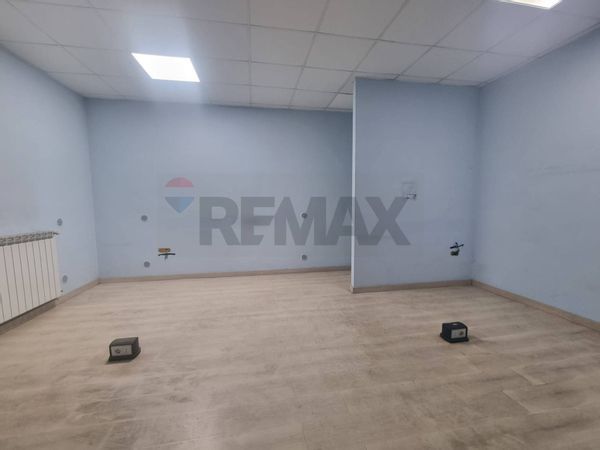 Locale Commerciale Melito di Napoli, NA Affitto