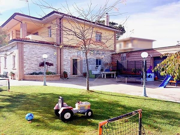 Villetta bifamiliare Semicentro, Campobasso, CB Vendita