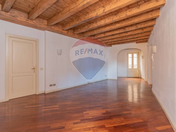 Appartamento Centro storico pregiato, Brescia, BS Affitto