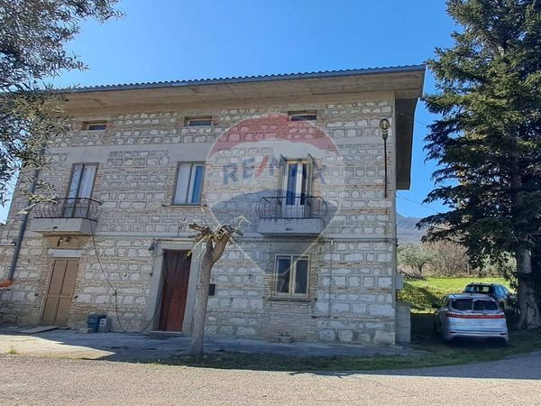 Porzione di casa Pennadomo, CH Vendita