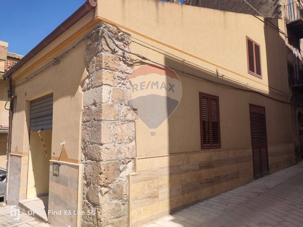 Locale Commerciale Gela, CL Affitto