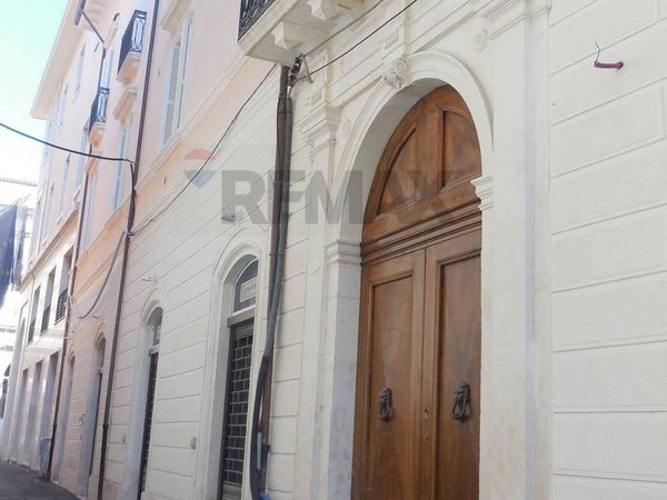 Appartamento Centro storico, L'Aquila, AQ Affitto