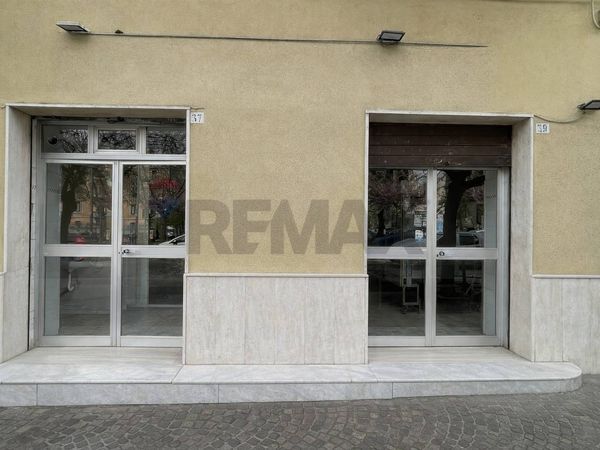 Attività  Commerciale Viale Trieste, Cosenza, CS Affitto