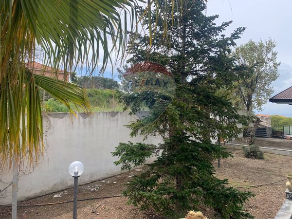 Villa singola Belpasso, CT Affitto