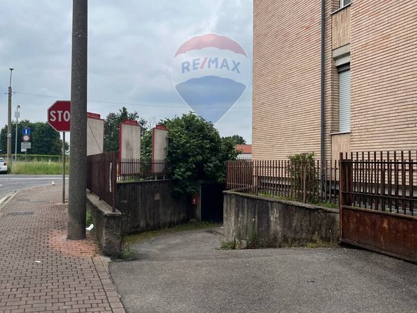 Magazzino Solaro, MI Vendita