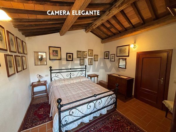 Casa Indipendente Castell'Azzara, GR Vendita