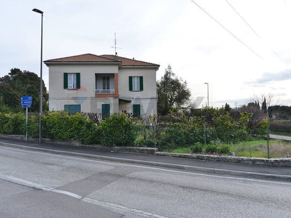 Appartamento Zona Via Piave, Foligno, PG Vendita - Foto 2