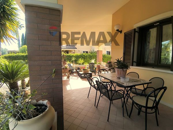 Villa a schiera Zona Capirro Colonna, Trani, BT Vendita - Foto 2