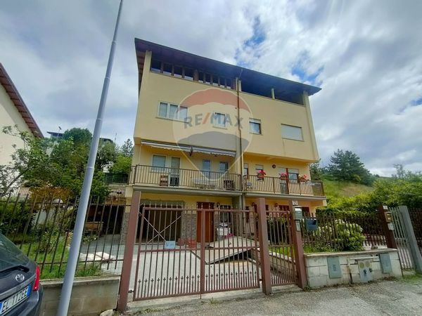 Villa a schiera Poggio di Roio, L'Aquila, AQ Vendita