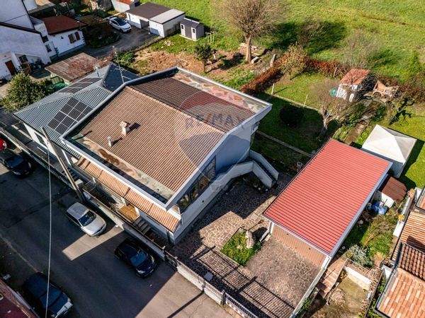 Villetta bifamiliare Limbiate, MB Vendita