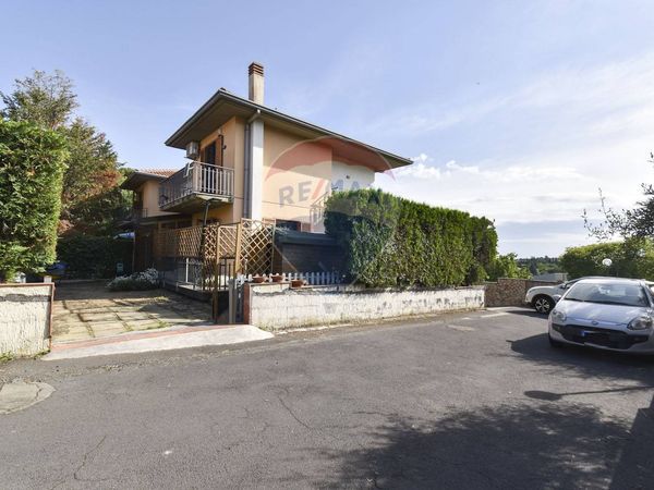 Villetta bifamiliare Pedara, CT Vendita