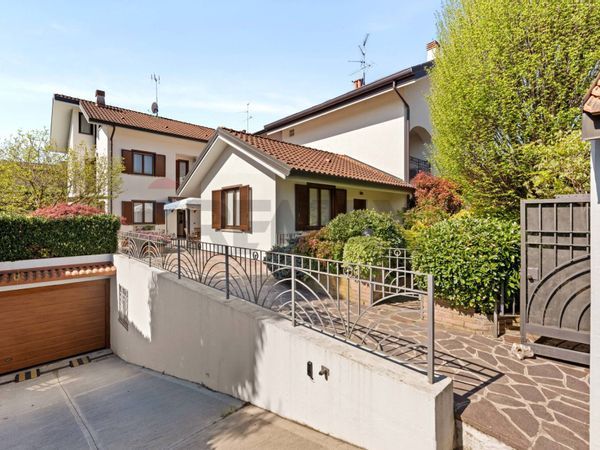 Villa o villino Camparada, MB Vendita