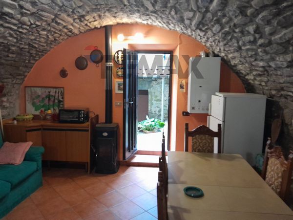 Casa Semindipendente Zona Groppoli, Mulazzo, MS Vendita