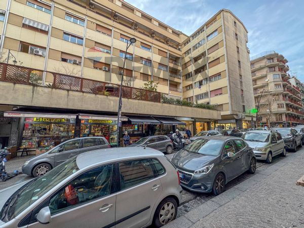Locale Commerciale Vomero, Napoli, NA Vendita - Foto 2