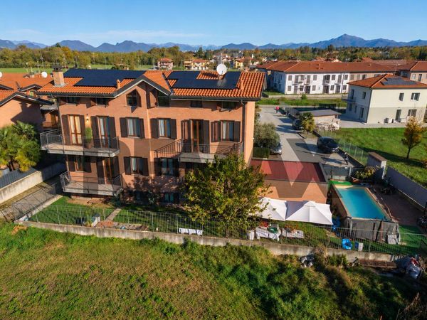 Porzione di villa Lonate Ceppino, VA Vendita