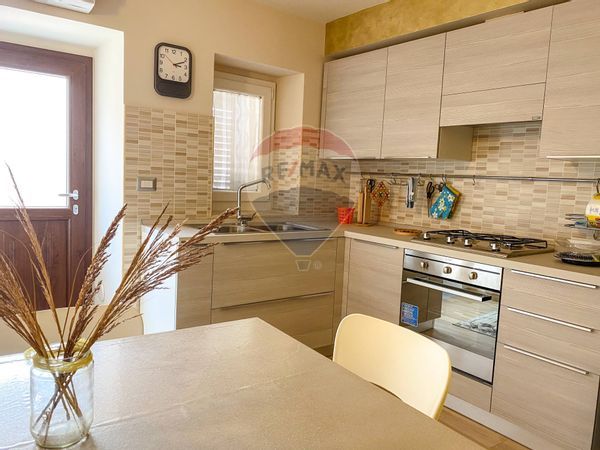 Casa Indipendente Fornelli, IS Vendita