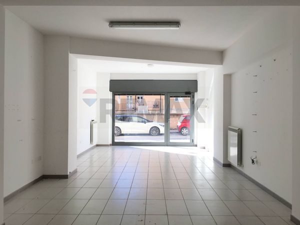 Locale Commerciale Centro storico, L'Aquila, AQ Affitto - Foto 2