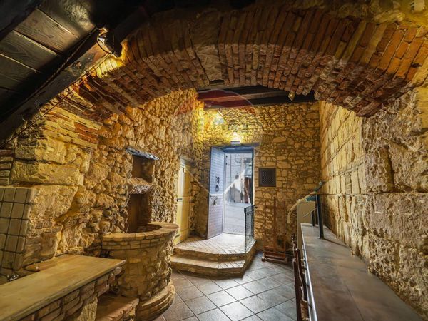 Locale Commerciale Villanova, Cagliari, CA Affitto