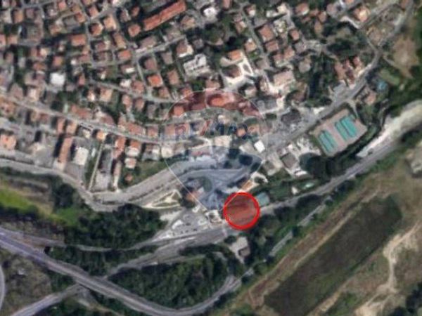 Locale Commerciale Passo Corese, Fara in Sabina, RI Affitto