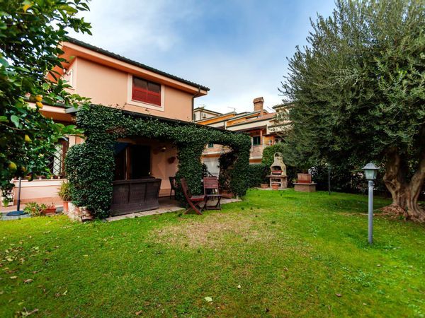 Porzione di villa Marco Simone, Guidonia Montecelio, RM Vendita