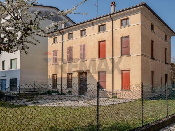 Villa singola Castel Goffredo, MN Vendita