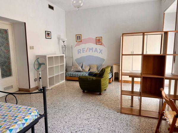 Stanza Paradiso, Viterbo, VT Affitto