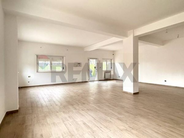 Locale Commerciale Via Strinella, L'Aquila, AQ Affitto - Foto 4