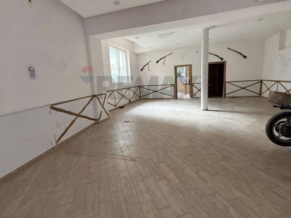 Locale Commerciale Triggiano, BA Affitto