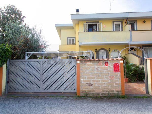 Villetta bifamiliare Lavinio Lido di Enea, Anzio, RM Vendita