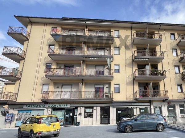 Locale Commerciale Piazza d'Armi, L'Aquila, AQ Affitto