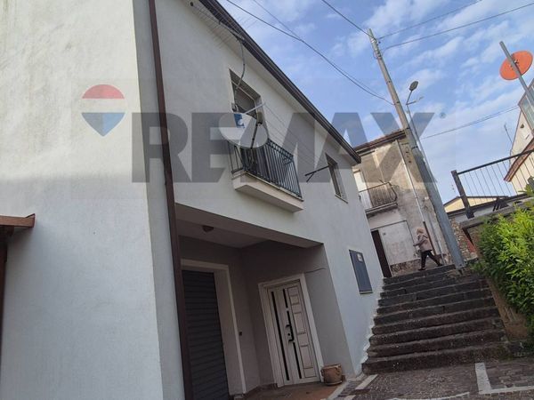 Casa Indipendente Flumeri, AV Vendita
