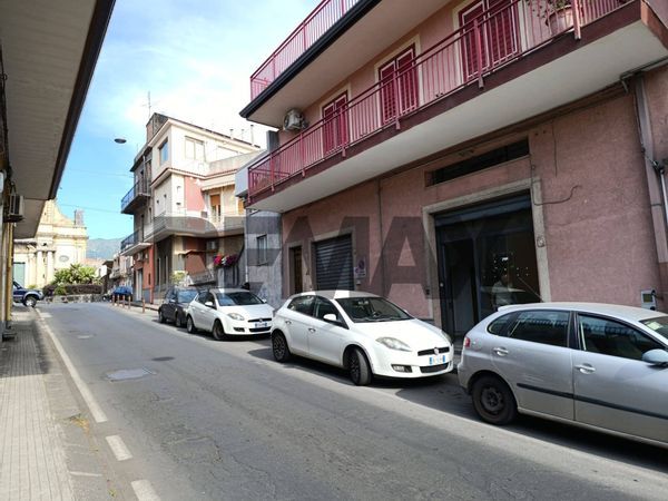 Negozio Santa Venerina, CT Affitto