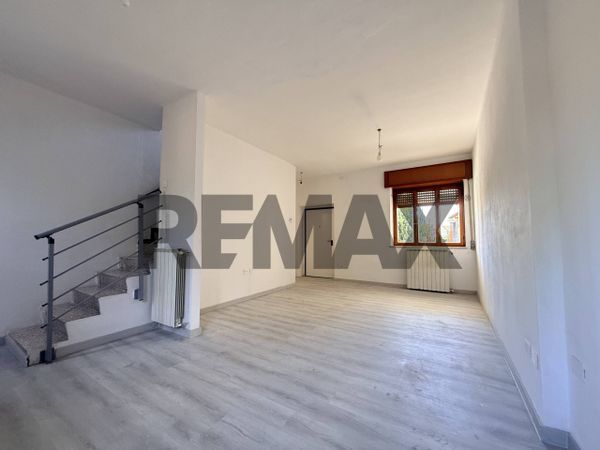 Casa Semindipendente Oggiona con Santo Stefano, VA Vendita - Foto 3