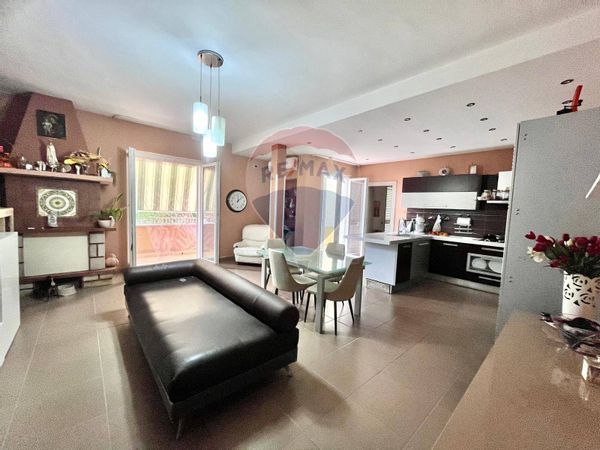 Appartamento Zona Corso Umberto I, Caivano, NA Vendita - Foto 2