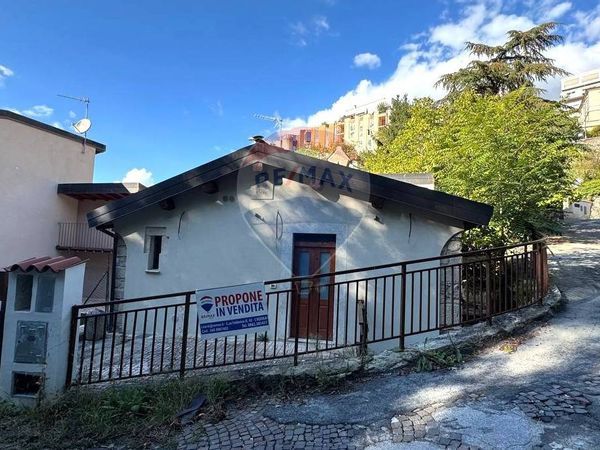 Casa Semindipendente Centro storico, L'Aquila, AQ Vendita