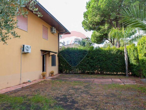 Casa Semindipendente Santa Maria La Stella, Aci Sant'Antonio, CT Affitto - Foto 2