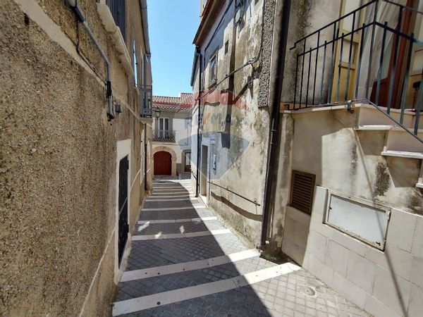 Casa Indipendente Rignano Garganico, FG Vendita