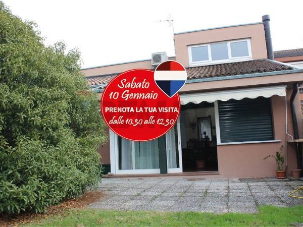 Villa a schiera Centro, Varese, VA Vendita