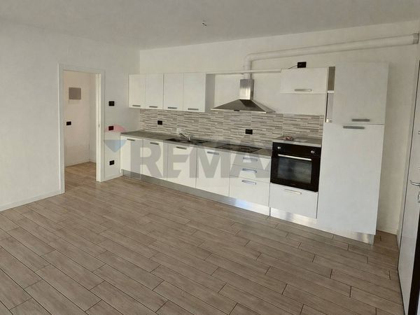 Appartamento Bizzarone, CO Affitto