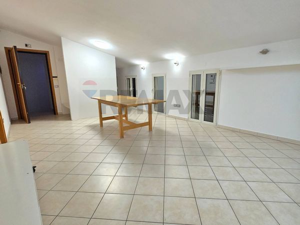 Appartamento Serravalle, SM Affitto